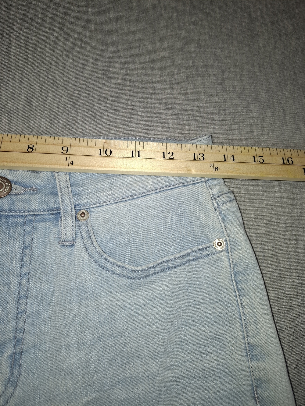 Calvin Klein Women's Size 26 Light Blue Denim Rolled-Hem Shorts - Picture 3 of 6